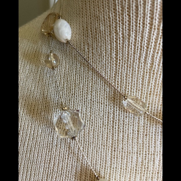 MULTI LAYER BEAD NECKLACE SILVERTONE WHITE, CLEAR & GOLD BEADS - Picture 5 of 9